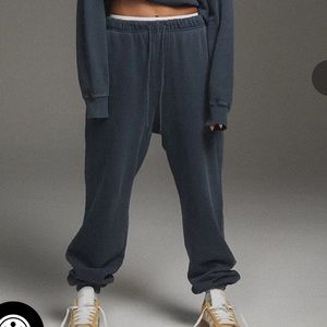 Elwood core sweatpant vintage navy